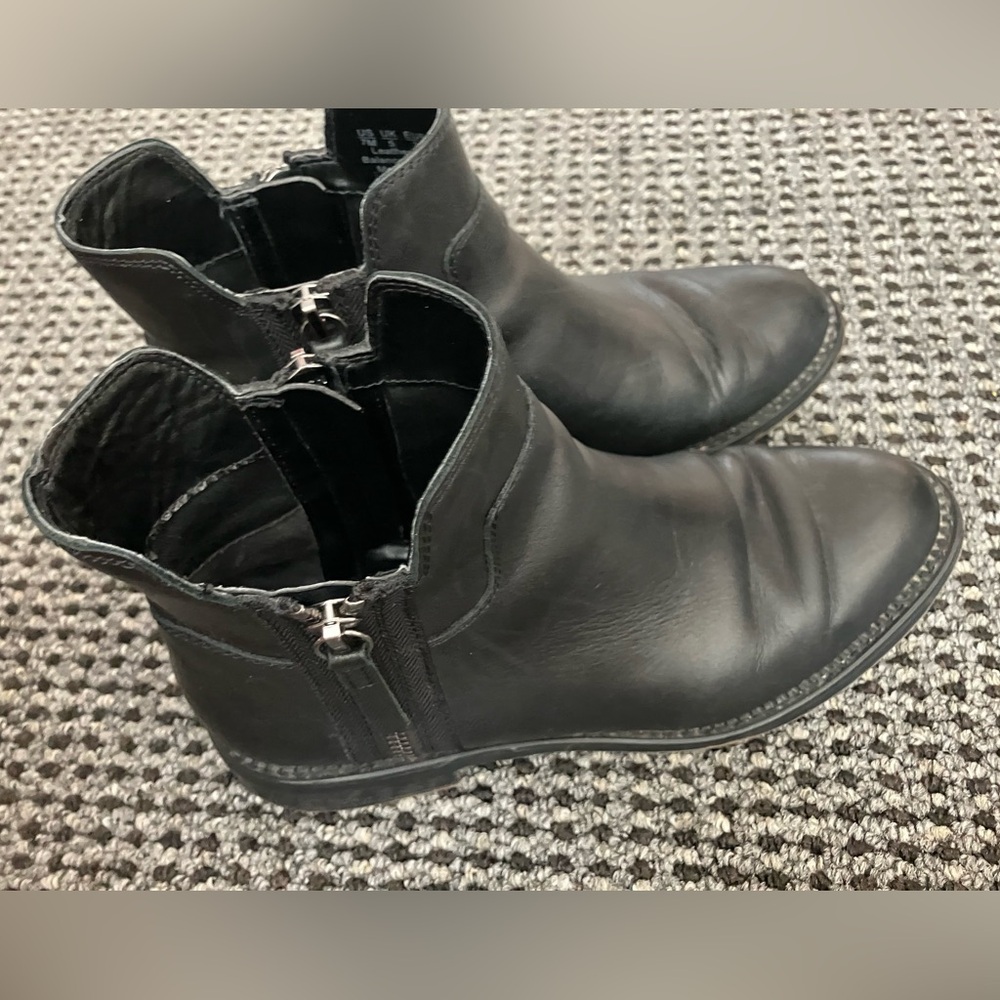 💗🍃 Franco Sarto Chelsea Boots with Side Zipper
